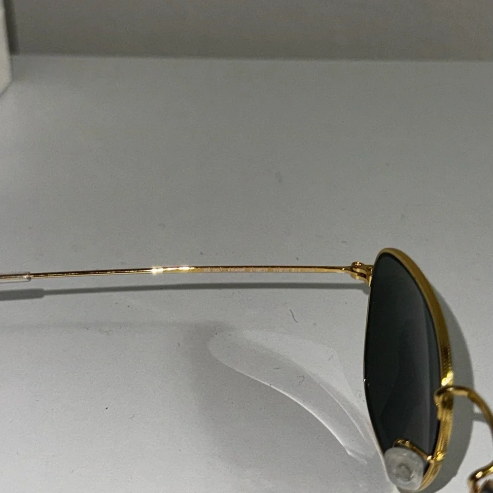 Ray-Ban Gold Frame Sunglasses with Dark Lenses - Picture 4 of 9